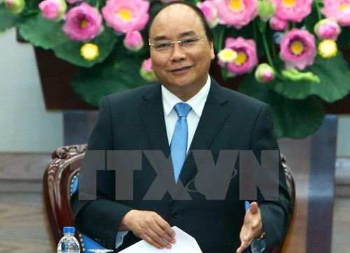 Prime Minister Nguyen Xuan Phuc leaves for Mongolia visit - ảnh 1